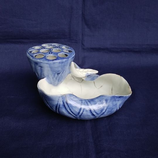 古平戸焼　蓮形水孟