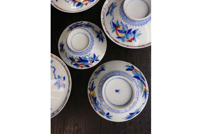 福岡久留米の古美術観古堂は、オールド香蘭社の器や花瓶、その他様々な