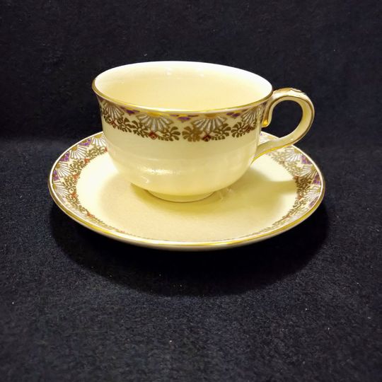 薩摩焼 錦菊花唐草文 紅茶碗 橋本陶正山  鹿児島国体記念