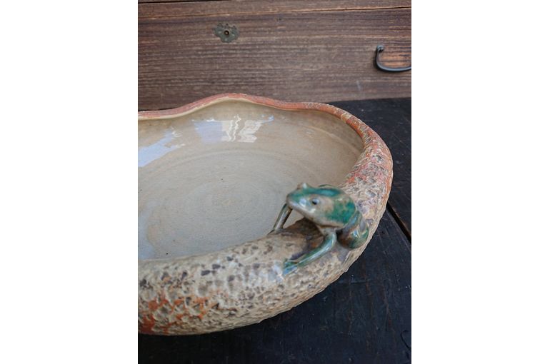 福岡久留米の古美術観古堂は、明治時代の唐津焼の陶工である、中野霓林