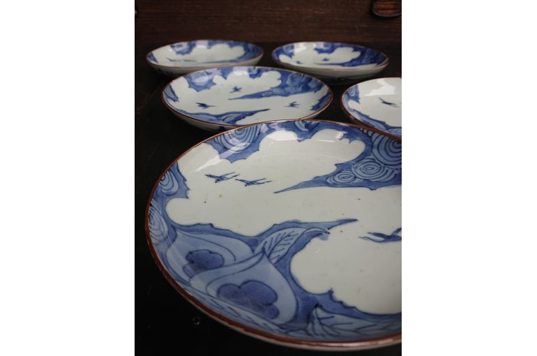 染付　大皿　2枚　雲　窯傷　ニュウ　歪み 染付 大皿 2枚 雲 窯傷 ニュウ 歪み - メルカリ