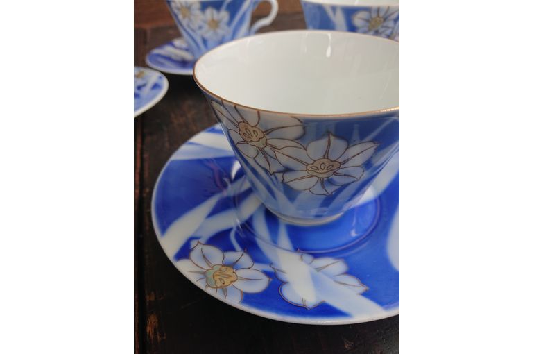 おかみのブログ編》なんとも清雅‼️匂い立つ美しさと端麗な造形に