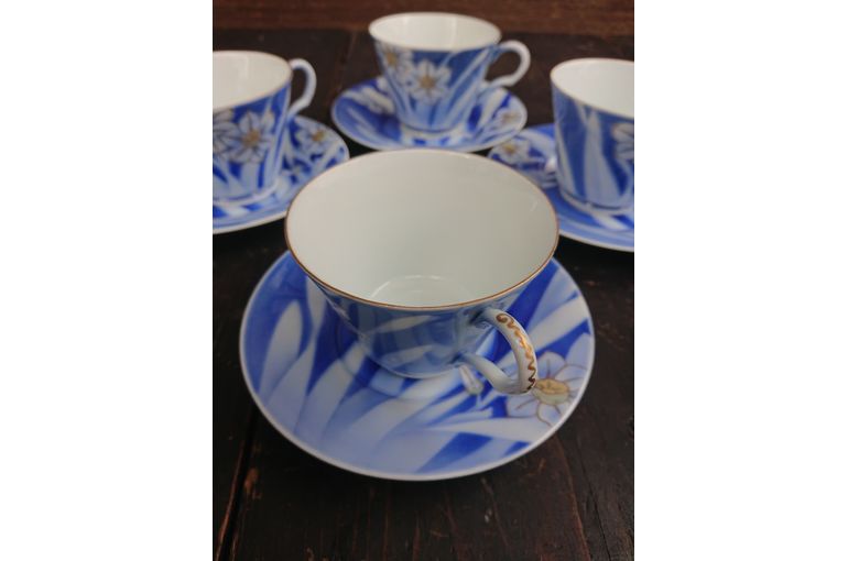 おかみのブログ編》なんとも清雅‼️匂い立つ美しさと端麗な造形に