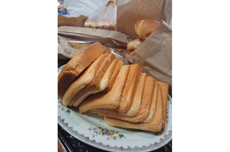 おかみのブログ編》なんとも清雅‼️匂い立つ美しさと端麗な造形に