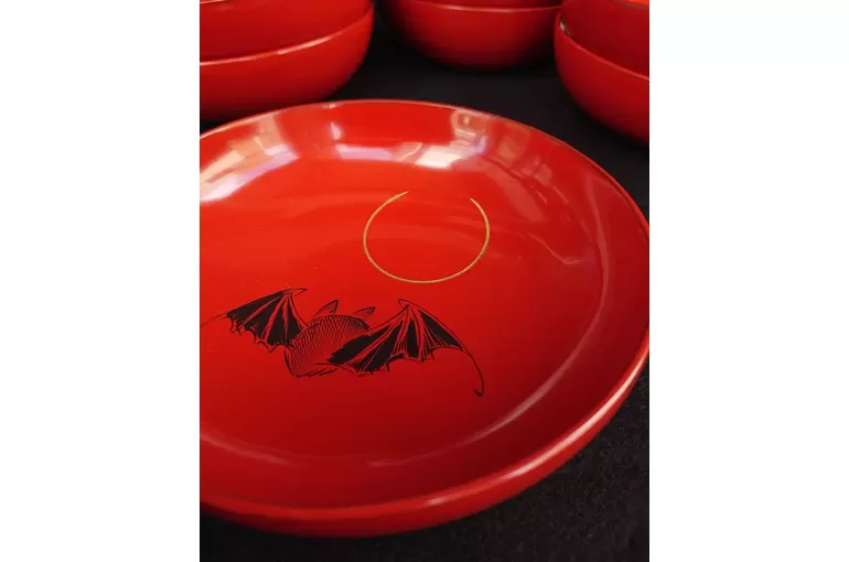 おかみのブログ編》月に蝙蝠蒔絵が素敵～っ💕漆器や陶磁器、絵画、掛軸