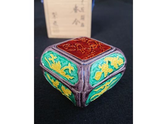 交趾香合