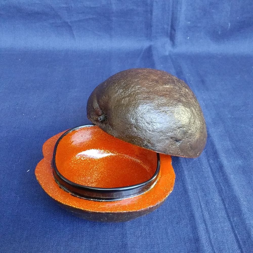 輪島塗 要人作 かりん香合 | 久留米で話題を呼んでいる古美術店は